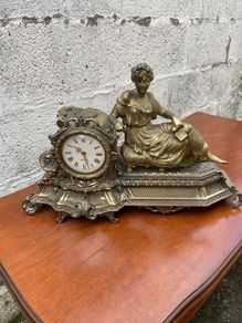 Vintage  mantel clock