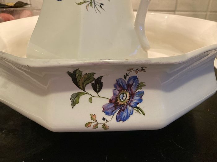 Large Vintage Wash Bowl & Jug