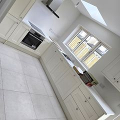 Full Shaker Kitchen