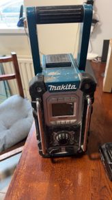 makita BT radio