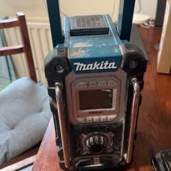 makita BT radio