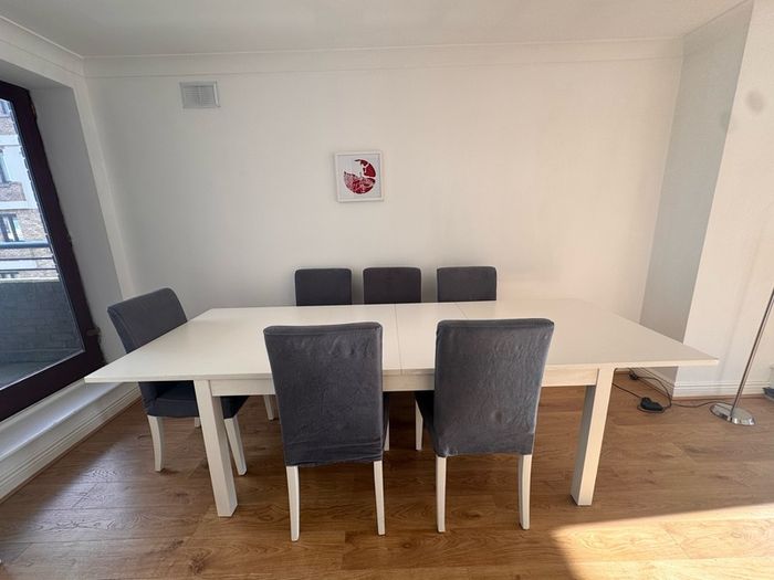 Extendable ikea table & 6 chairs