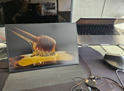 Portable monitor 16" - Uperfect UGame C2 Pro