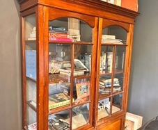 display cabinet