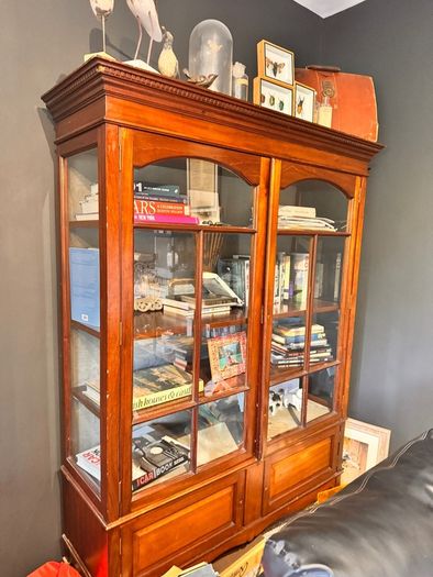 display cabinet
