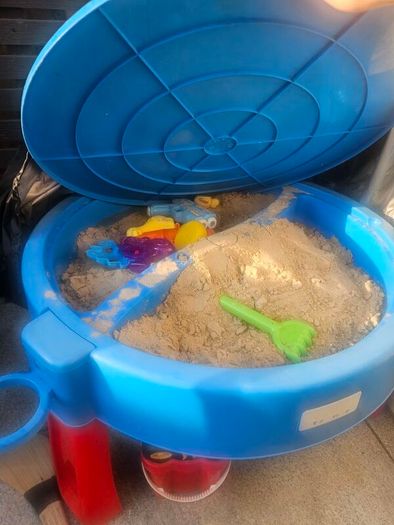 sand and water table
