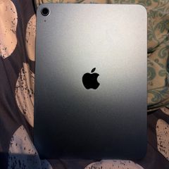 iPad A16 Blue (128 GB) - Rarely used, with Logitech Smart Folio keyboard