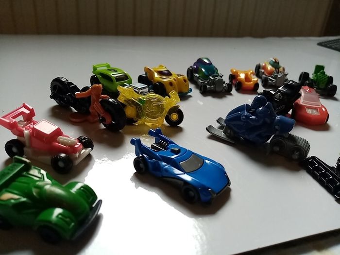 Bundle of small plastic cars
