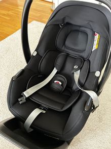 Maxi-Cosi Tinca Car Seat + ISOFIX Base