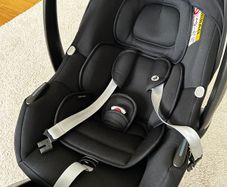Maxi-Cosi Tinca Car Seat + ISOFIX Base