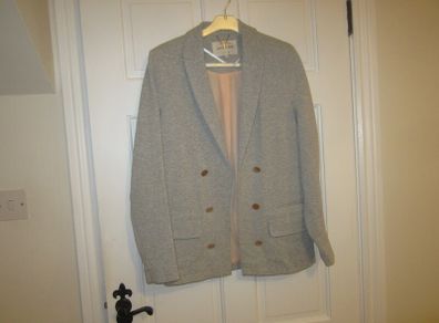 River island   size 8