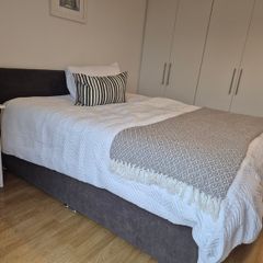 Kimg size Bed, mattress and headboard