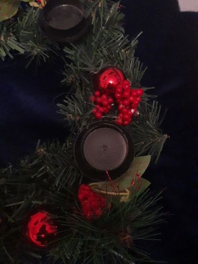 candle wreath centrepiece