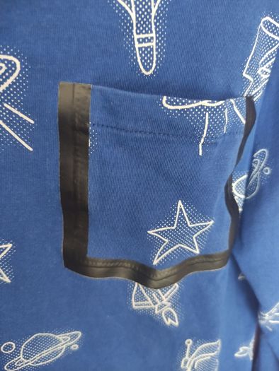 Astronaut style top barely used 6/7 years PRICE 8 EURO
