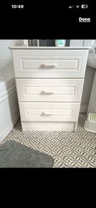 chest of drawers