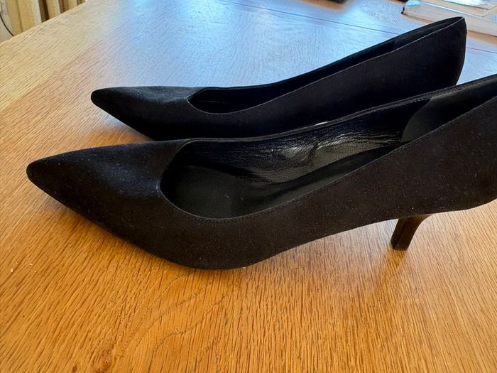 Black Suede Crispins Womens Medium heel shoes Size 9 (43)