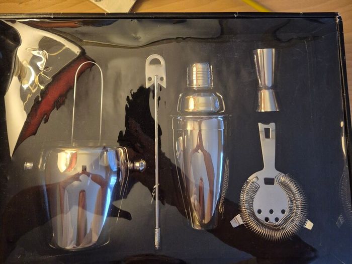 Brown Thomas 6 Piece Cocktail Shaker Set, New