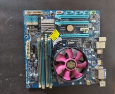 Gigabyte GA-Z68MA-D2H-B3 motherboard with i5 3470 and 8GB RAM