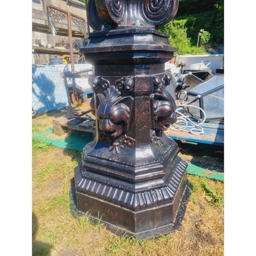 Cast Iron Street Lamp  D1075