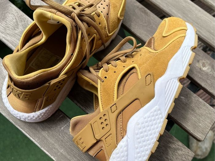 Rare Wheat Nike Huaraches