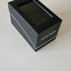 Watch box