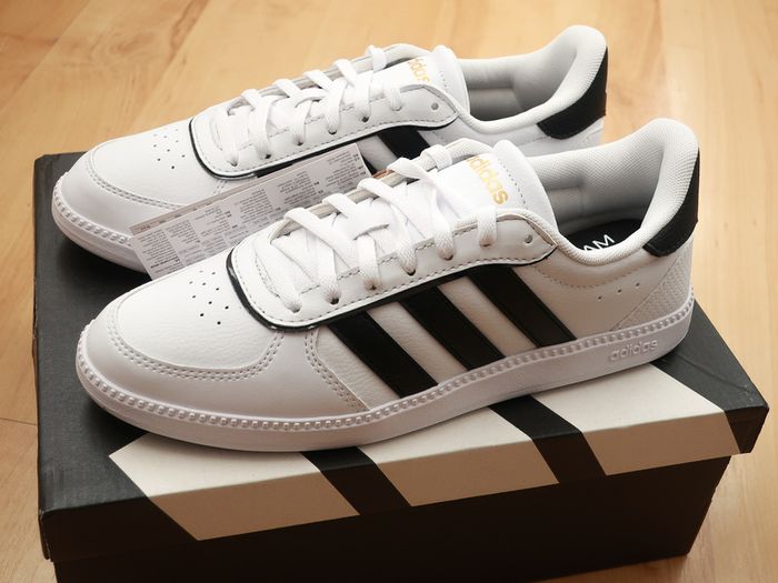 Adidas Leather shoes | Size 5 UK | Brand New