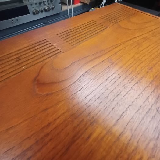Iconic Vintage Leak 2000 Hifi Stereo Amplifier Receiver from the golden era 1970s STUNNING condition Soild teak wood