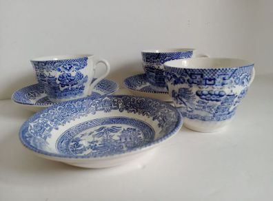 vintage willow cups, saucers and bowl, blue willow cups