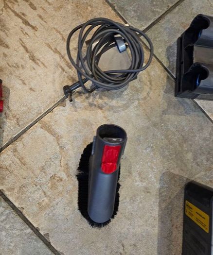 Dyson V15 submarine