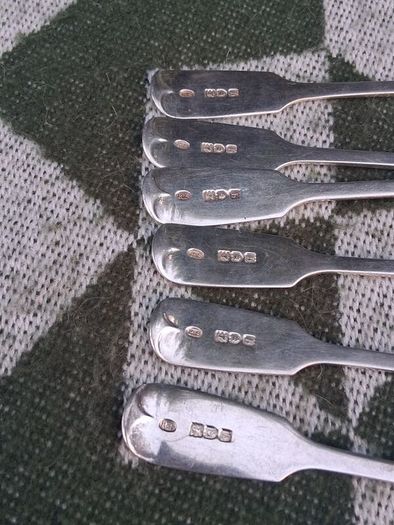6 X Robert Stebbings Fiddle Pattern Victorian Teaspoons(153 grams)