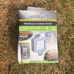 Outdoor socket