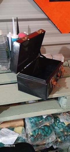 vintage tin box