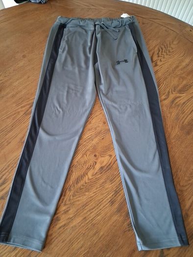 Mens Under Armour track bottoms