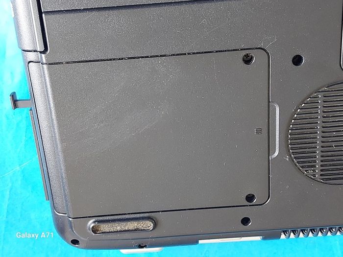 HP Pavilion zv6000, Windows XP, in excellent cosmetic condition, A Genuine real Blast from the past