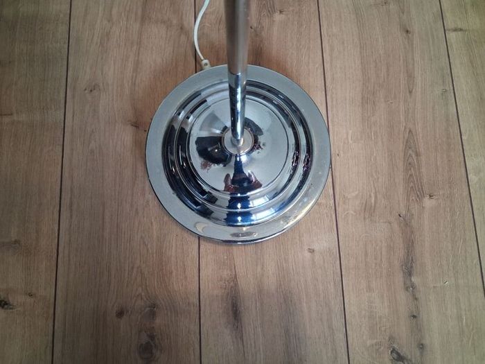 Floor lamp