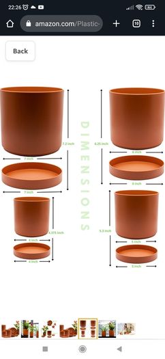 Set of 4 plastic planter pots with trays