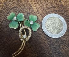 brooch