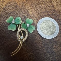 brooch