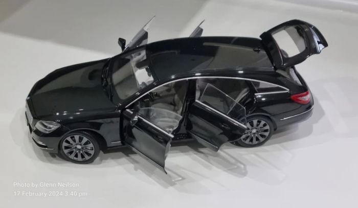 Mercedes Benz - Cls-class Estate 2012 - 1/18 - New In Box