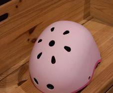 Child pink helmet