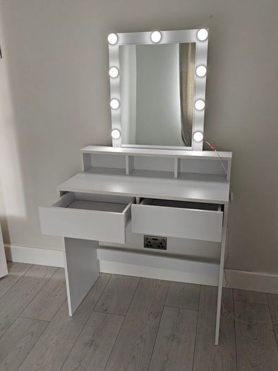Dressing table
