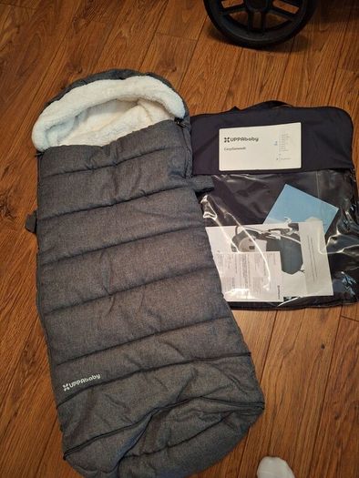 Uppababy Vista V2 Travel System Greyson