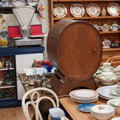 Vintage Barrel-Style Mini Bar Cabinet