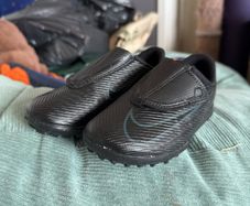 Football shoes