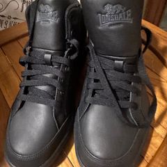 Lonsdale shoes size 40