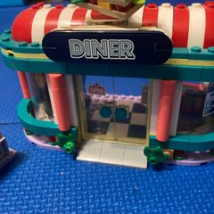 Lego downtown diner