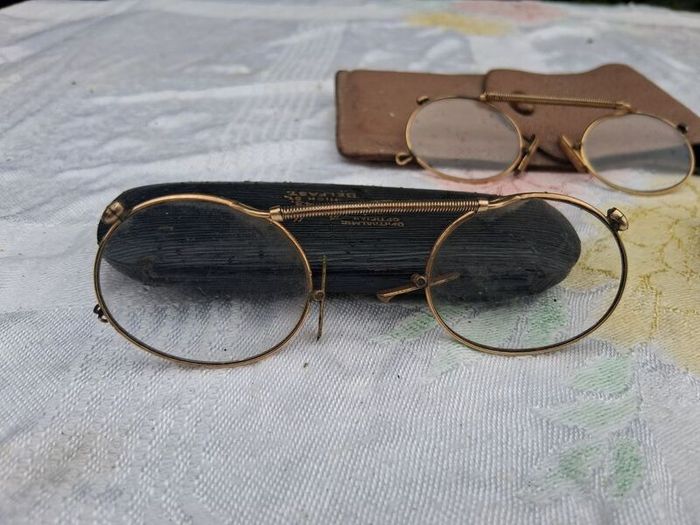 3 X Irish Gold Victorian Glasses