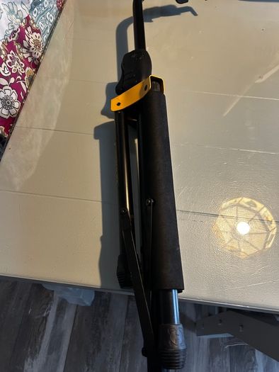 Hercules Guitar Stand