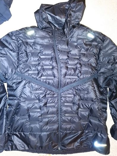 Nike Aeroloft Hooded Running Jacket Black