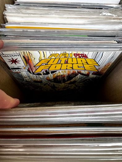 Marvel, DC & Indie Medium Comic Box w 180 comics for Sale